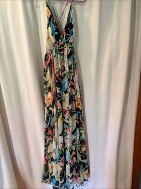 Meghan LA Black Floral Print V-Neck Maxi Dress